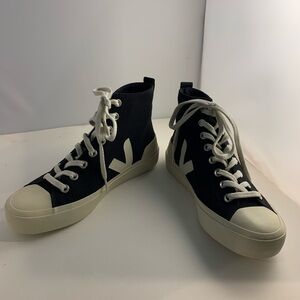 Veja Black and Cream High-Tops Wata II Canvas